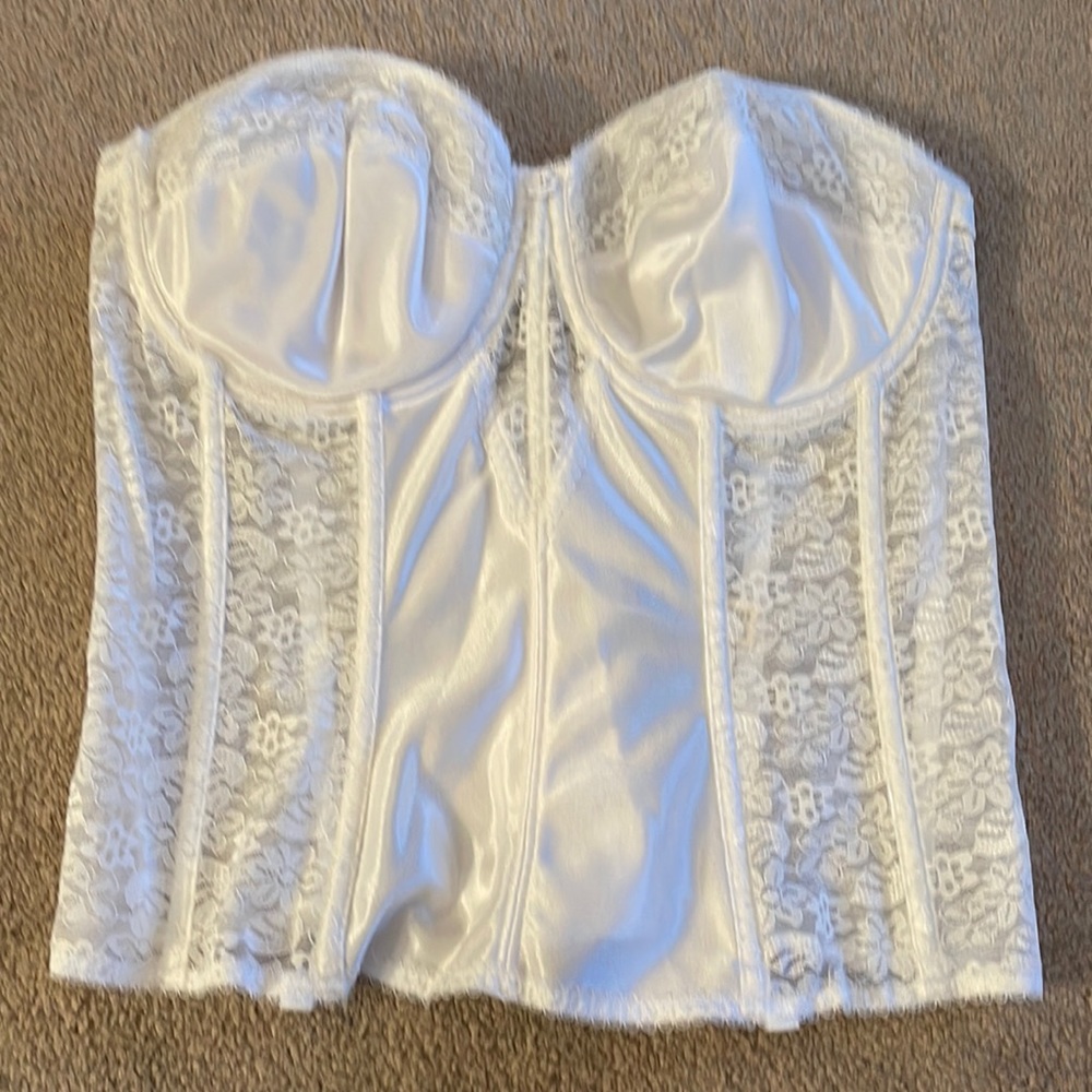 Bridal strapless corset